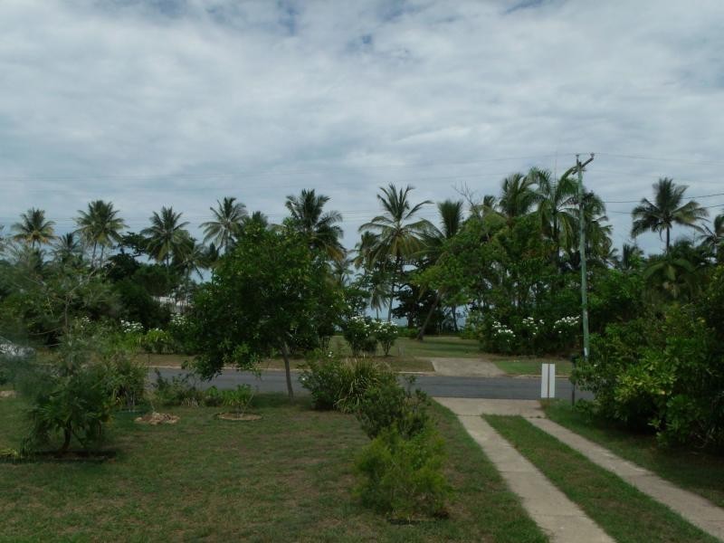 13 Pacific Parade, Mission Beach QLD 4852