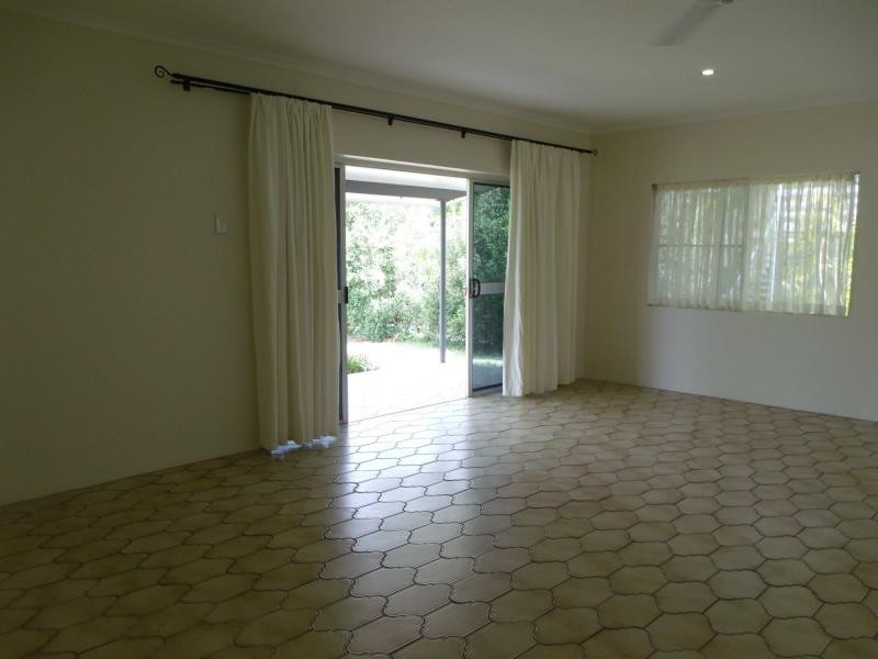 13 Pacific Parade, Mission Beach QLD 4852