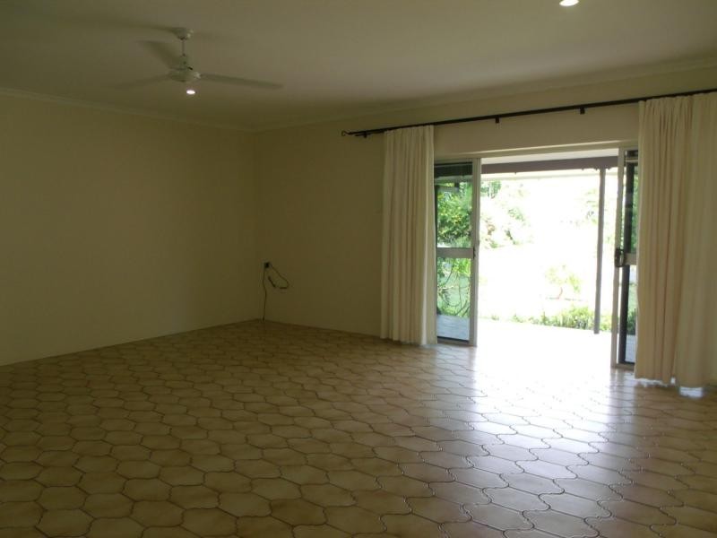 13 Pacific Parade, Mission Beach QLD 4852