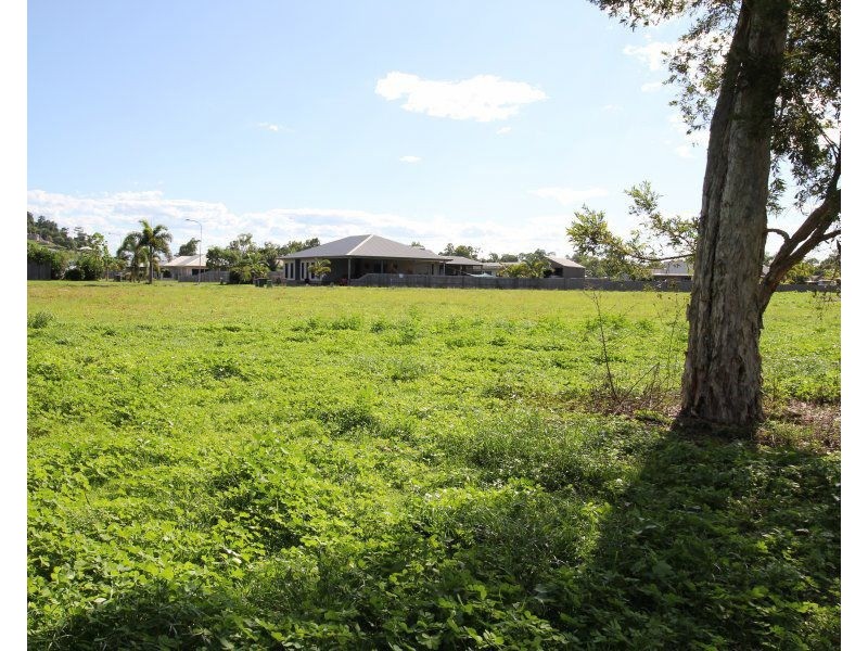 22 Midshipman Street, South Mission Beach QLD 4852