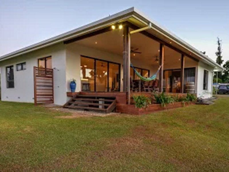 1 Purtaboi Close, Mission Beach QLD 4852