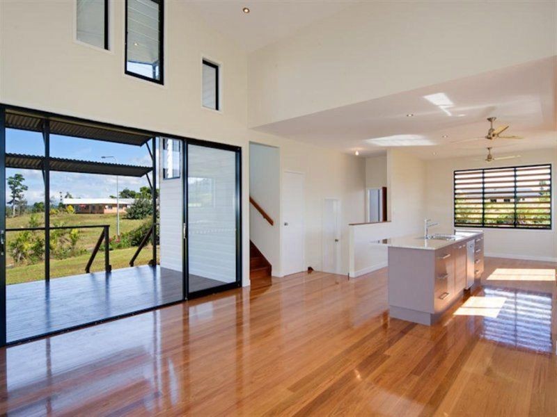 4 Rise Crescent, Mission Beach QLD 4852