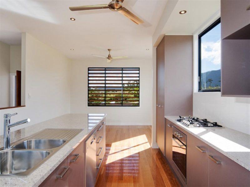 4 Rise Crescent, Mission Beach QLD 4852