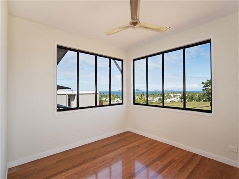 4 Rise Crescent, Mission Beach QLD 4852