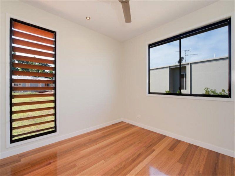 4 Rise Crescent, Mission Beach QLD 4852