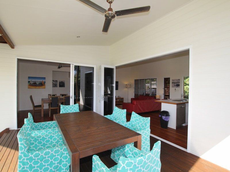 4 Southward Street, Mission Beach QLD 4852
