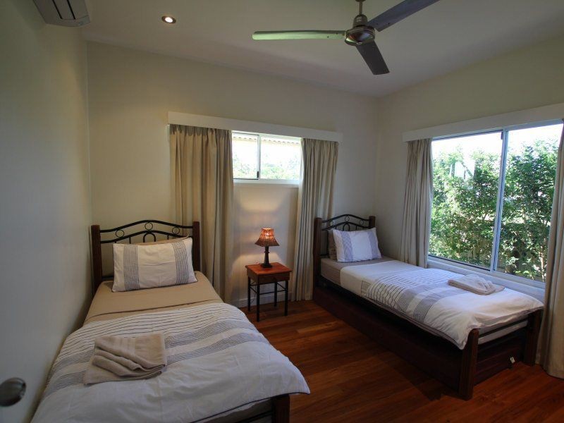 4 Southward Street, Mission Beach QLD 4852