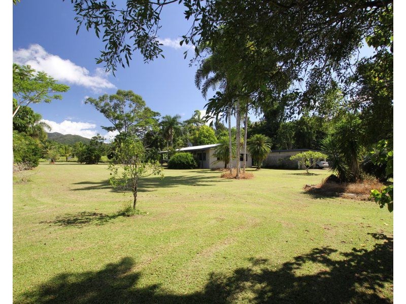 8 Schumann Road, Djarawong QLD 4854