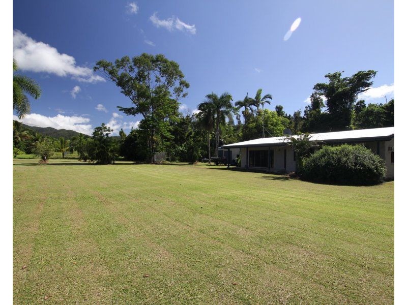 8 Schumann Road, Djarawong QLD 4854