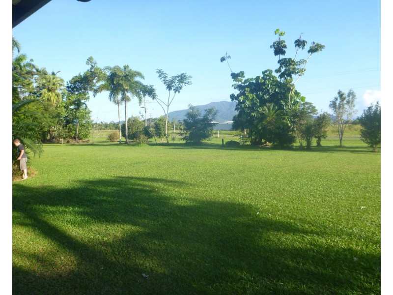 8 Schumann Road, Djarawong QLD 4854