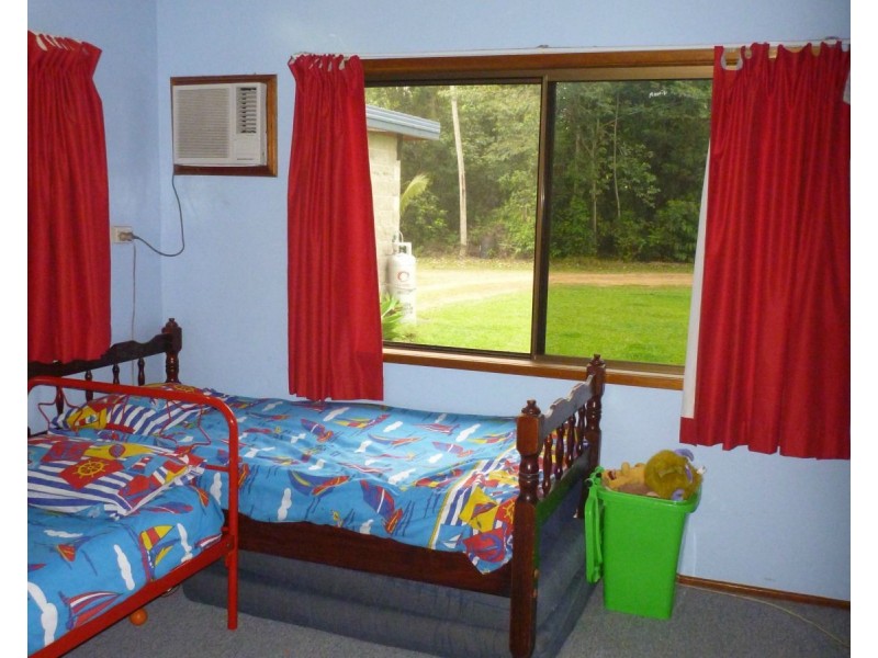 8 Schumann Road, Djarawong QLD 4854