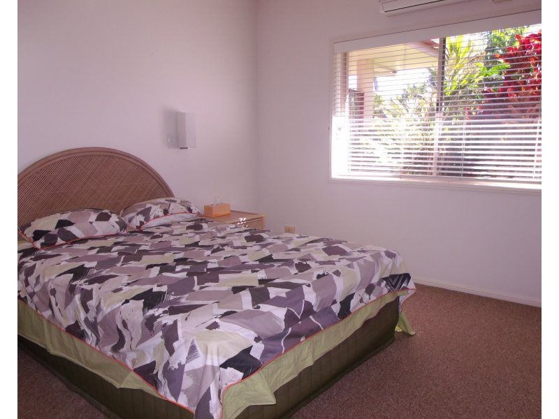 1/42-44 Mitchell Street, South Mission Beach QLD 4852