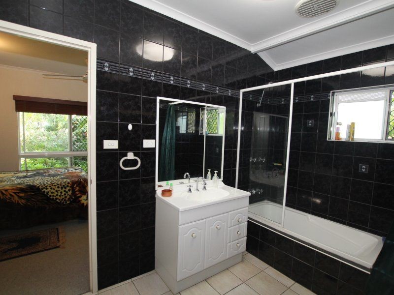 4 Hutchison Close, Mission Beach QLD 4852