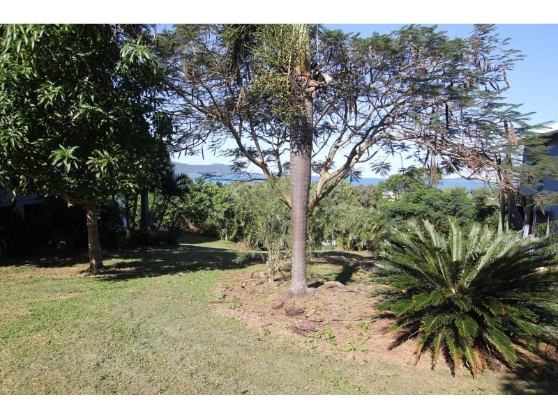 28 Mission Drive, South Mission Beach QLD 4852