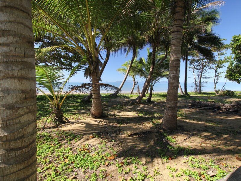 56 Luff Street, Hull Heads QLD 4854