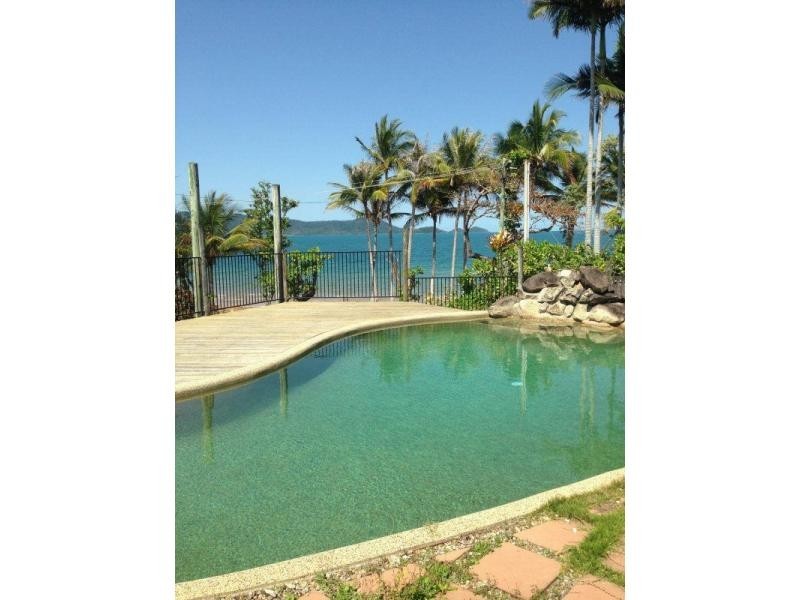 6 Kennedy Esplanade, South Mission Beach QLD 4852