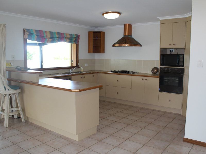 6 Kennedy Esplanade, South Mission Beach QLD 4852