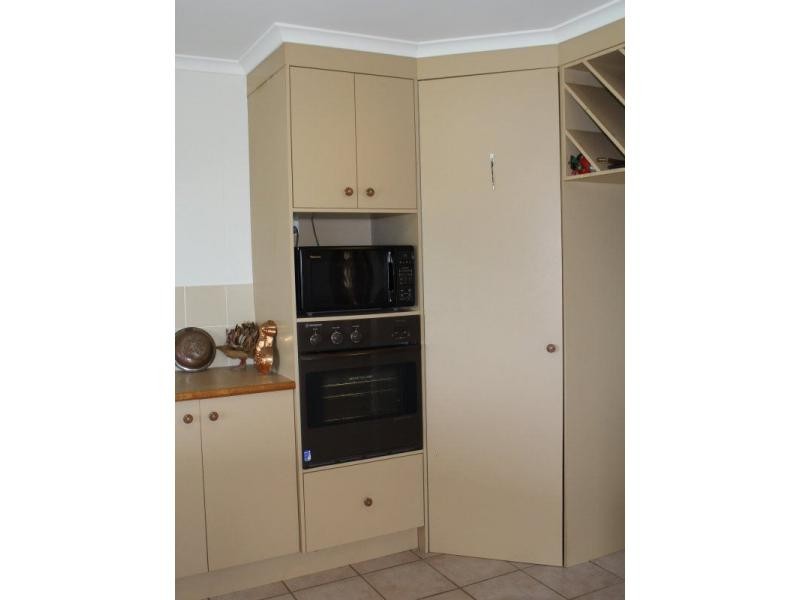 6 Kennedy Esplanade, South Mission Beach QLD 4852