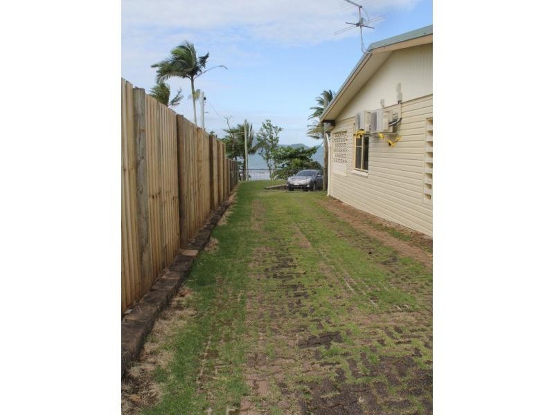 6 Kennedy Esplanade, South Mission Beach QLD 4852