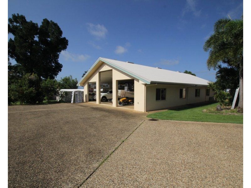 28 Pioneer Street, Bingil Bay QLD 4852