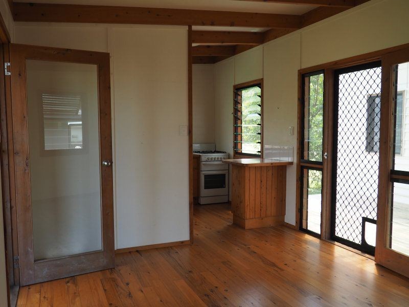 20 Midshipman Street, South Mission Beach QLD 4852