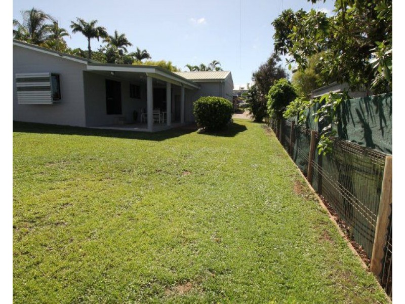 4 Jessie Lane, South Mission Beach QLD 4852