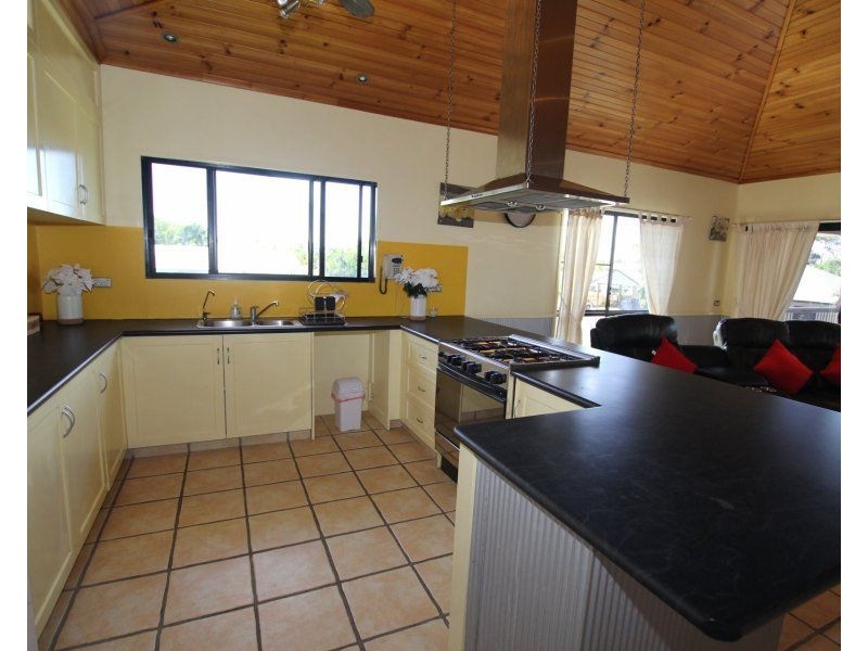 29 Holland Street, Wongaling Beach QLD 4852