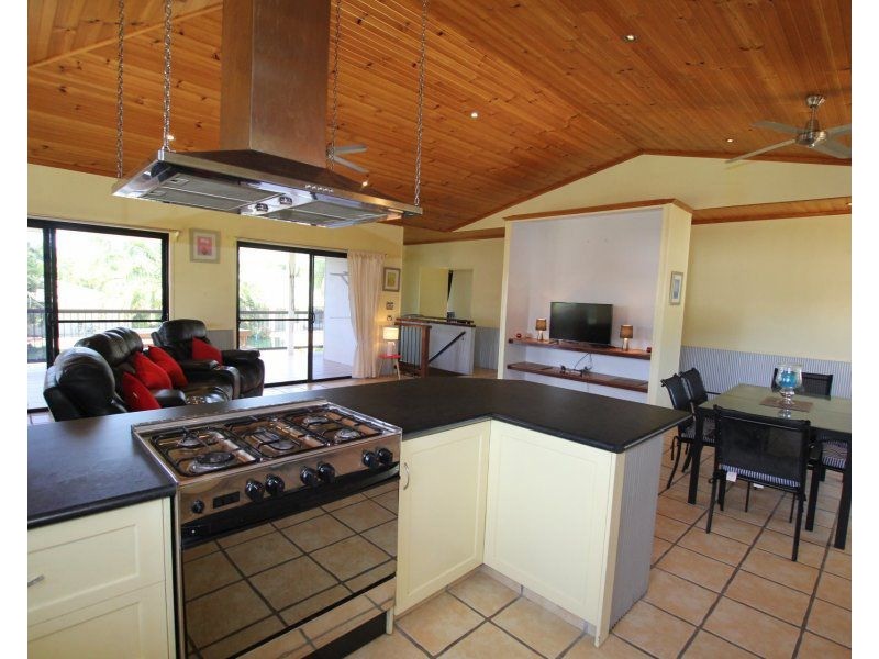 29 Holland Street, Wongaling Beach QLD 4852