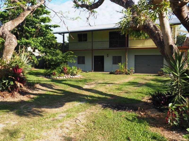 9 Butler Road, Bingil Bay QLD 4852
