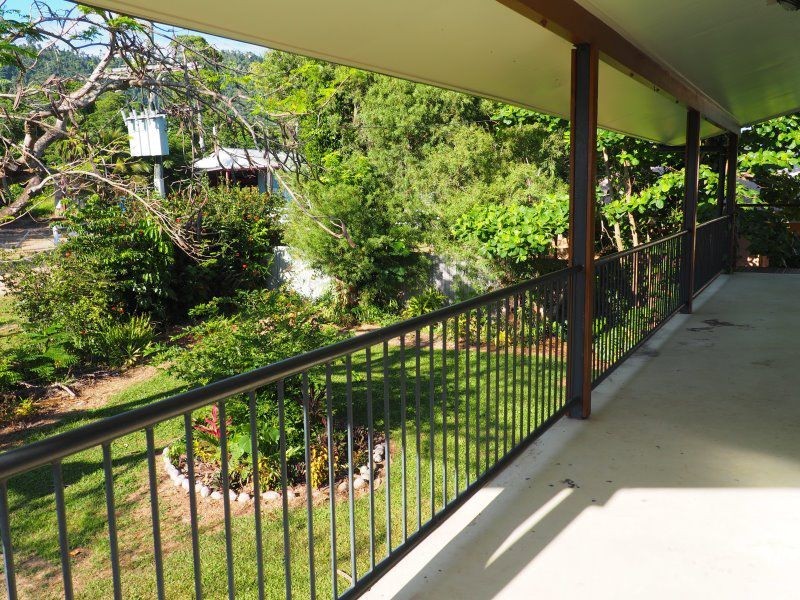 9 Butler Road, Bingil Bay QLD 4852