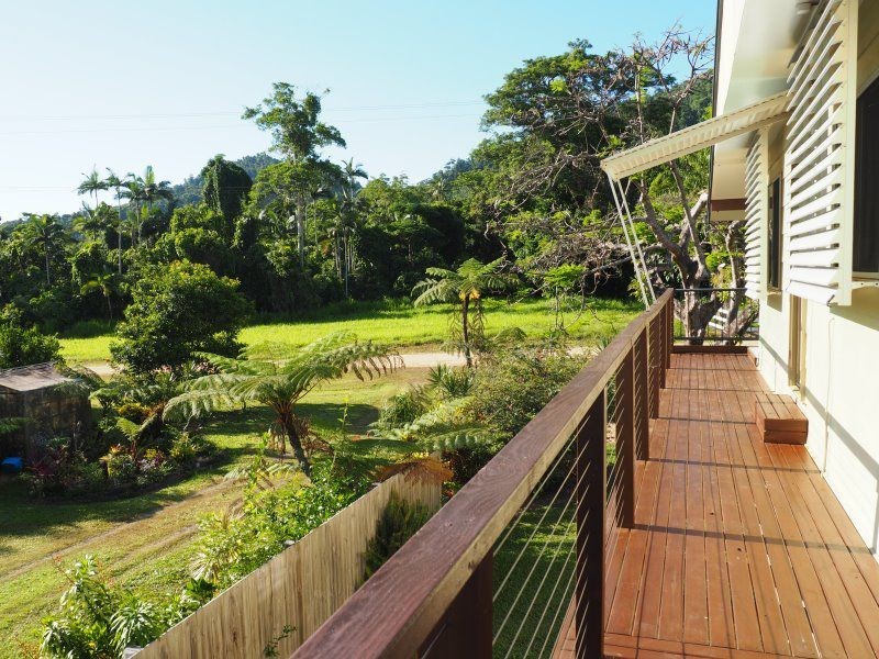 9 Butler Road, Bingil Bay QLD 4852
