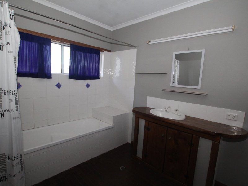 74 Holland Street, Wongaling Beach QLD 4852