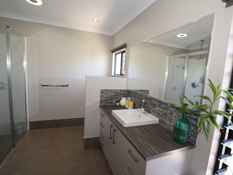 18 Voyager Street, South Mission Beach QLD 4852