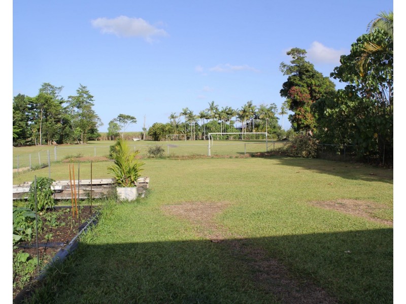 6 Walter Lever Estate Road, Silkwood QLD 4856