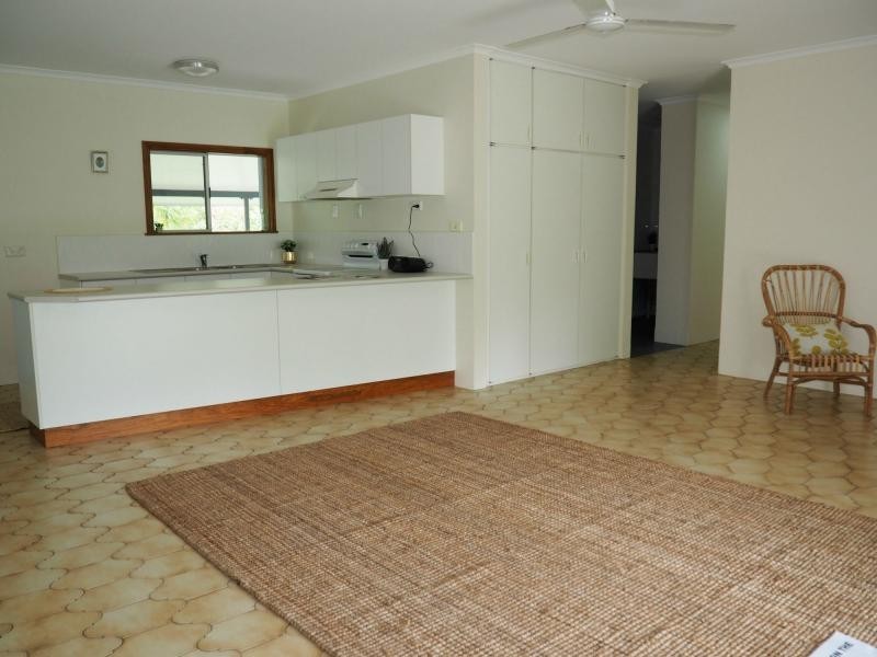 13 Pacific Parade, Mission Beach QLD 4852