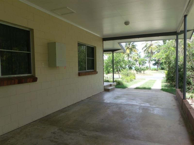 13 Pacific Parade, Mission Beach QLD 4852