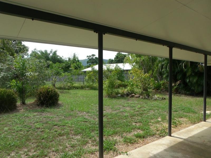 13 Pacific Parade, Mission Beach QLD 4852