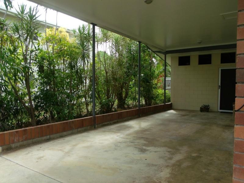 13 Pacific Parade, Mission Beach QLD 4852