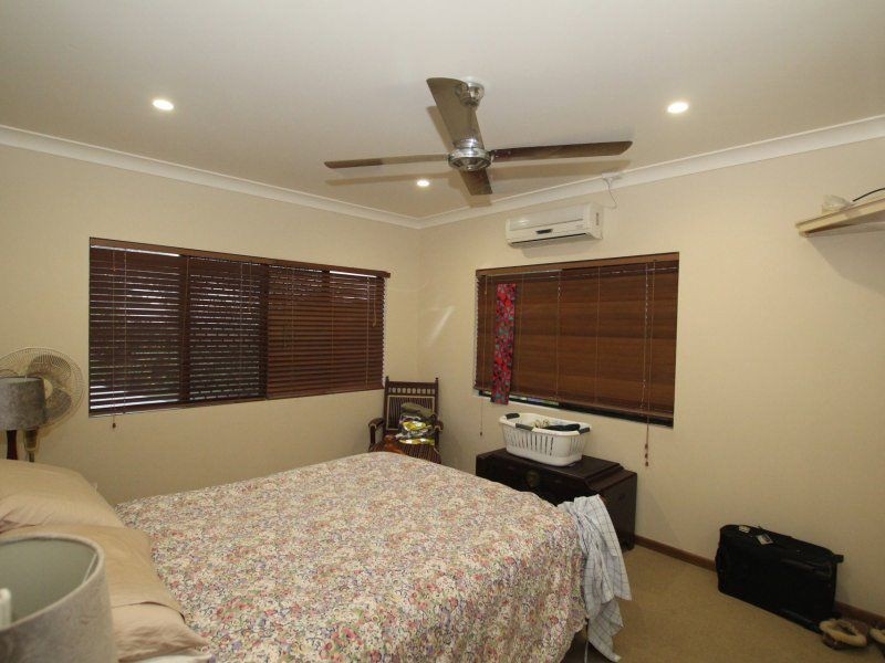 10 Wall Street, South Mission Beach QLD 4852