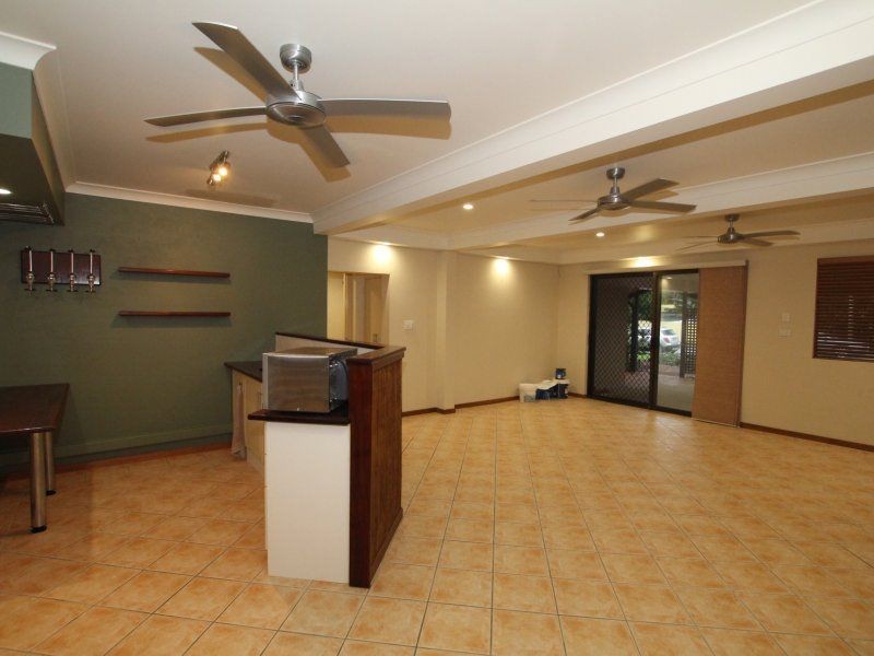 10 Wall Street, South Mission Beach QLD 4852