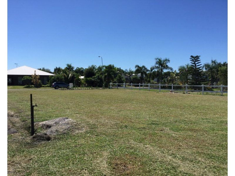 50 Midshipman Street, South Mission Beach QLD 4852