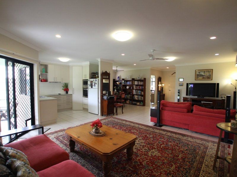 8 Spinnaker Street, South Mission Beach QLD 4852