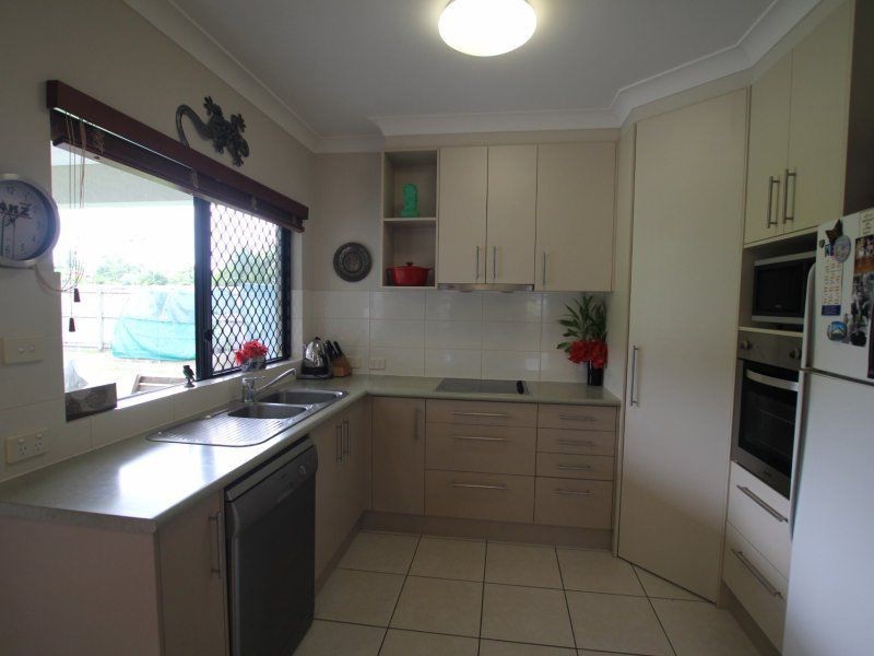 8 Spinnaker Street, South Mission Beach QLD 4852