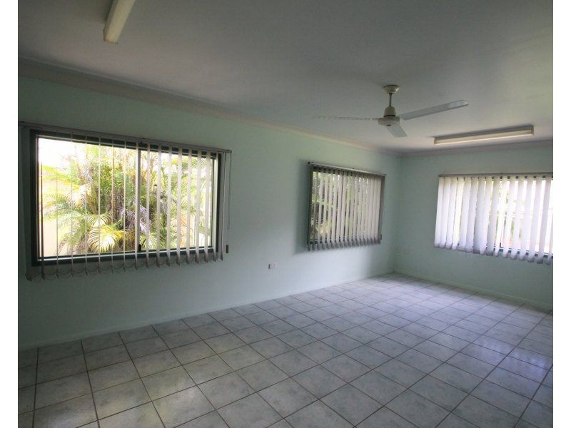 14 Hielscher Street, Tully QLD 4854