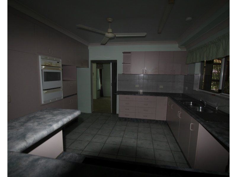 14 Hielscher Street, Tully QLD 4854