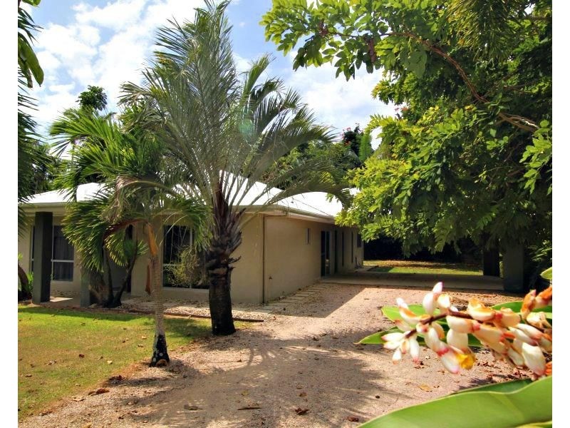 18 Pioneer Street, Bingil Bay QLD 4852