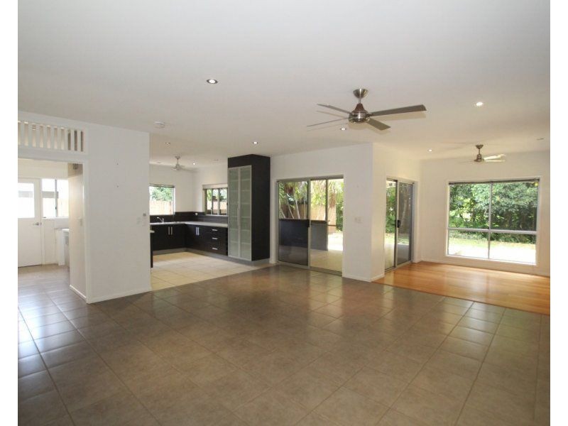18 Pioneer Street, Bingil Bay QLD 4852