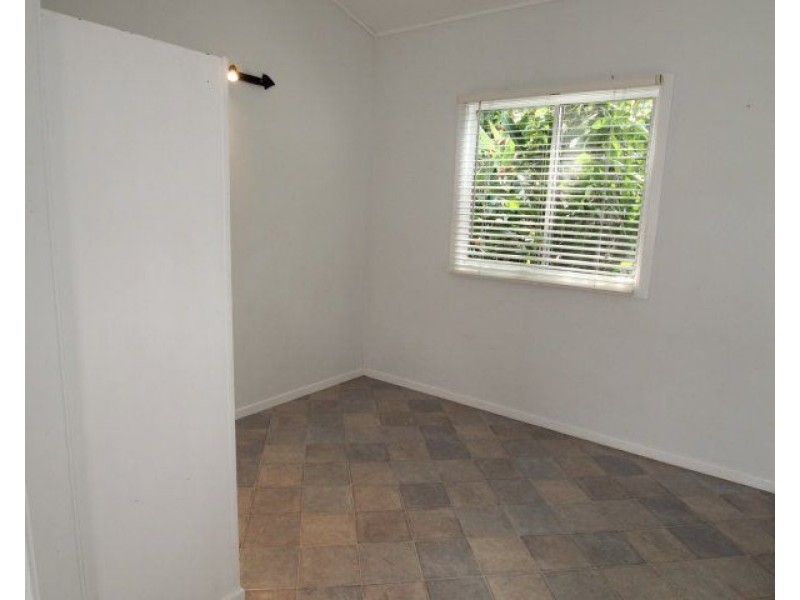 18 Pioneer Street, Bingil Bay QLD 4852