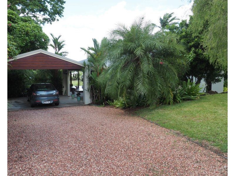 12 Admiralty Street, South Mission Beach QLD 4852