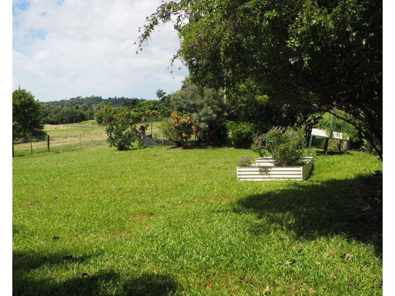 12 Admiralty Street, South Mission Beach QLD 4852